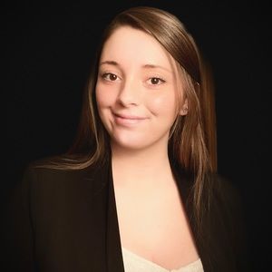 Meet your Posher, Hayley